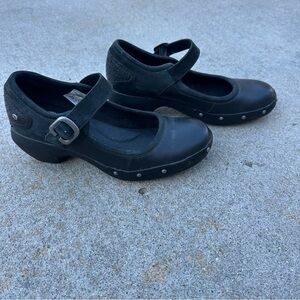 Merrell Mary Janes Shoes Adjustable Strap with Studs Size 8 READ
